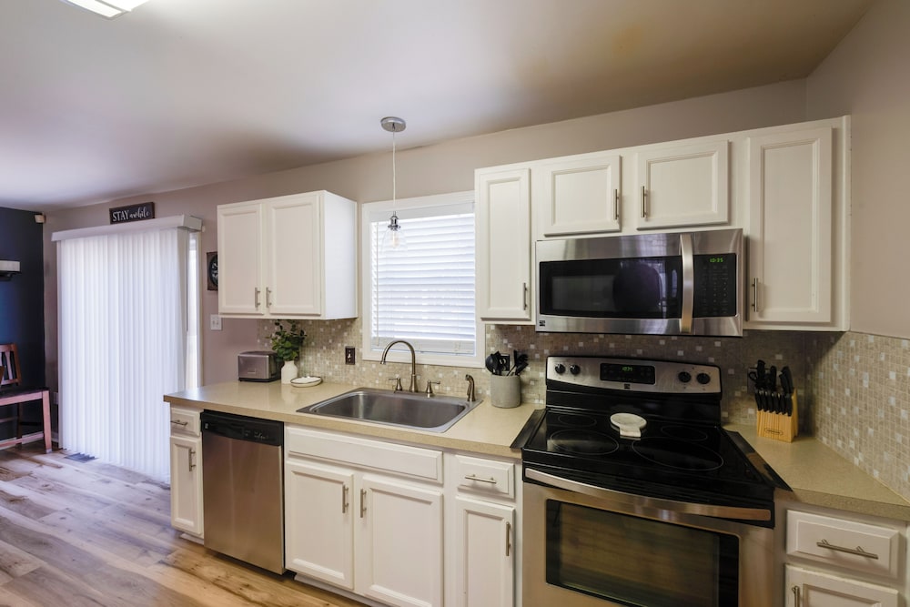 Walk to Dtwn Milton: Spacious Family Home w/ Yard
