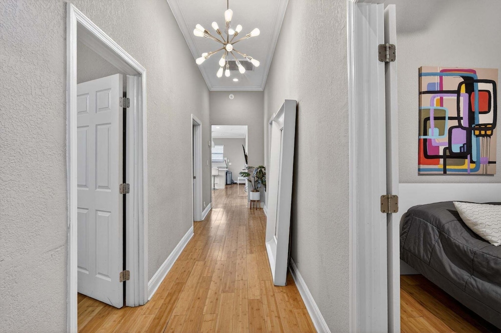 Modern Tampa Home Near Ybor And Downtown 3 Bedroom Home