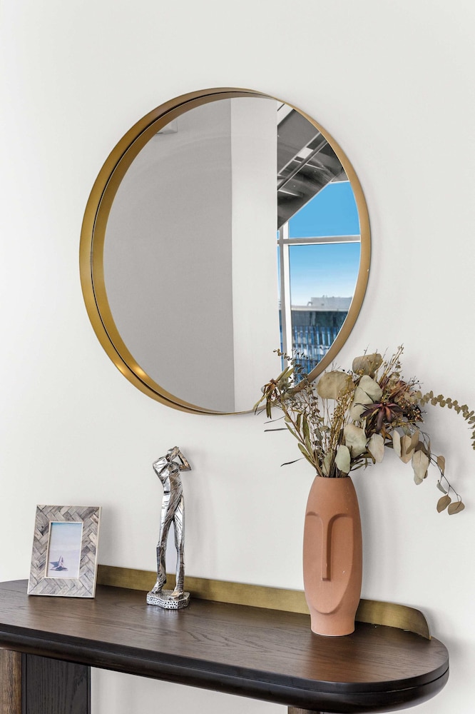 @marbella Lane - Chic 2BR Penthouse w/ Ocean Views