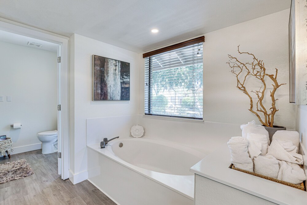 16 Mi to Dtwn: Phoenix Gem w/ Private Pool