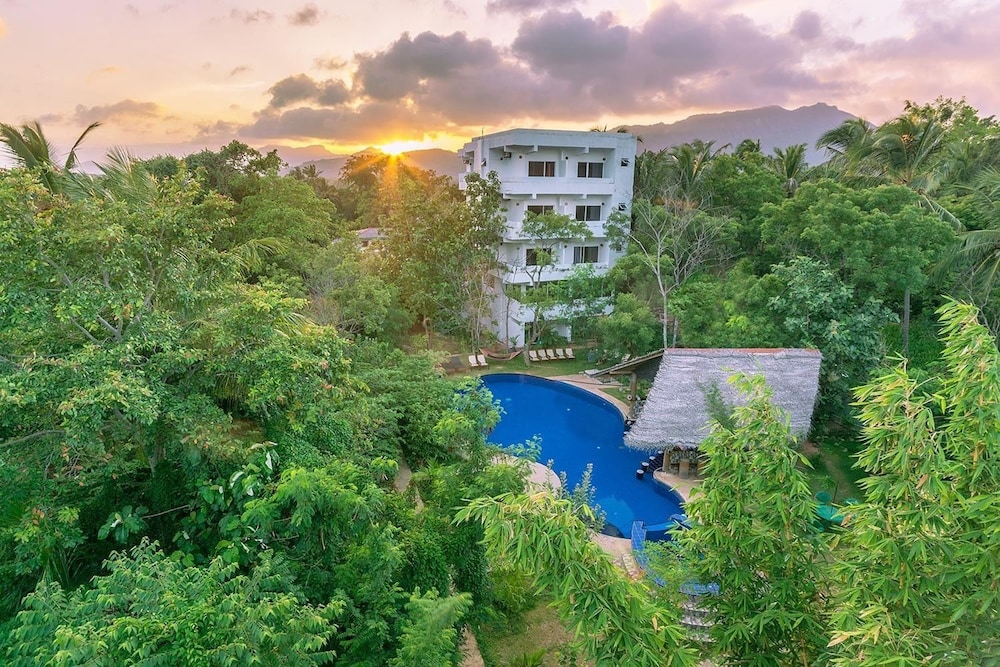Sundaras Resort & Spa