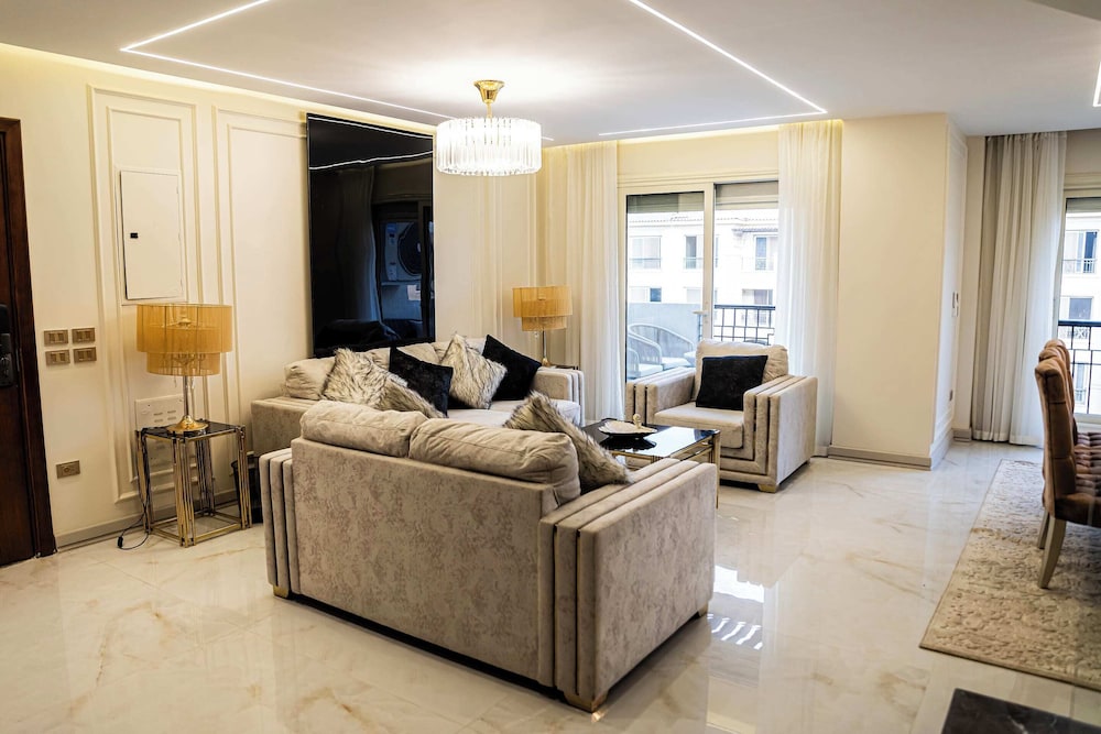 Imperial & Inviting 3bdr Duplex w/ Roof @new Cairo