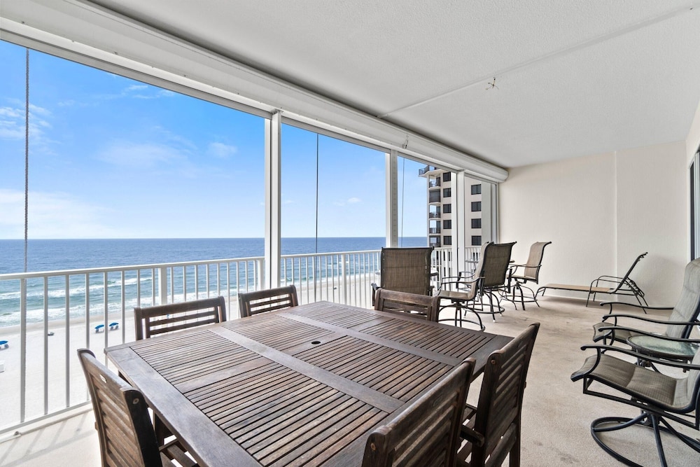 Regency Isle 710