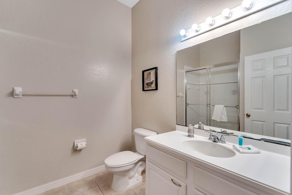806 LL - Exquisite 3BR Townhome- Bahama Bay Oasis view 5