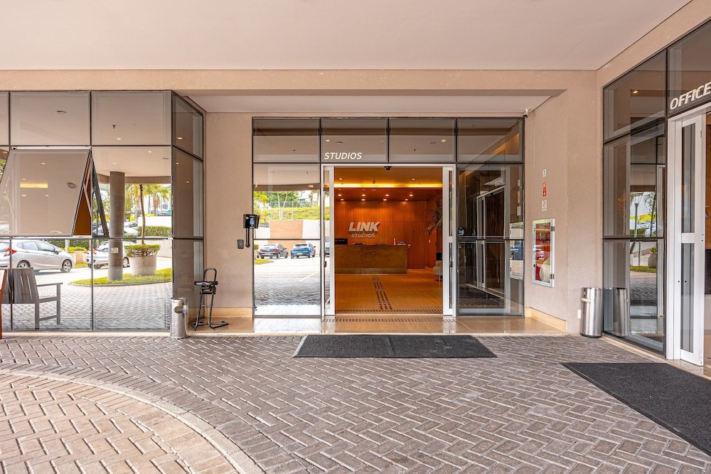 Premium Modern Studio in Alphaville