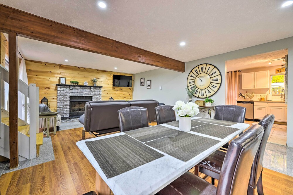 Poconos Retreat w/ Hot Tub, Balcony & Pool Access! view 5