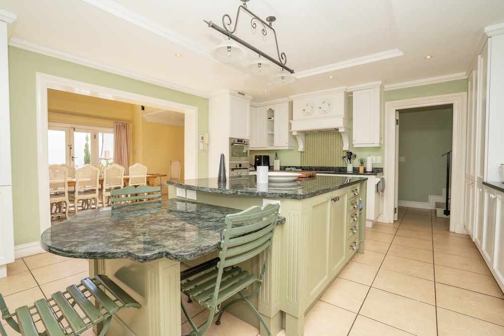 Charming Langebaan Holiday Home With Panoramic Views