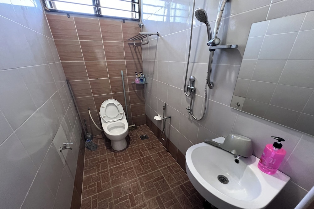 Nurbayu Villa (3 and 4 bedroom Villa) Kemaman