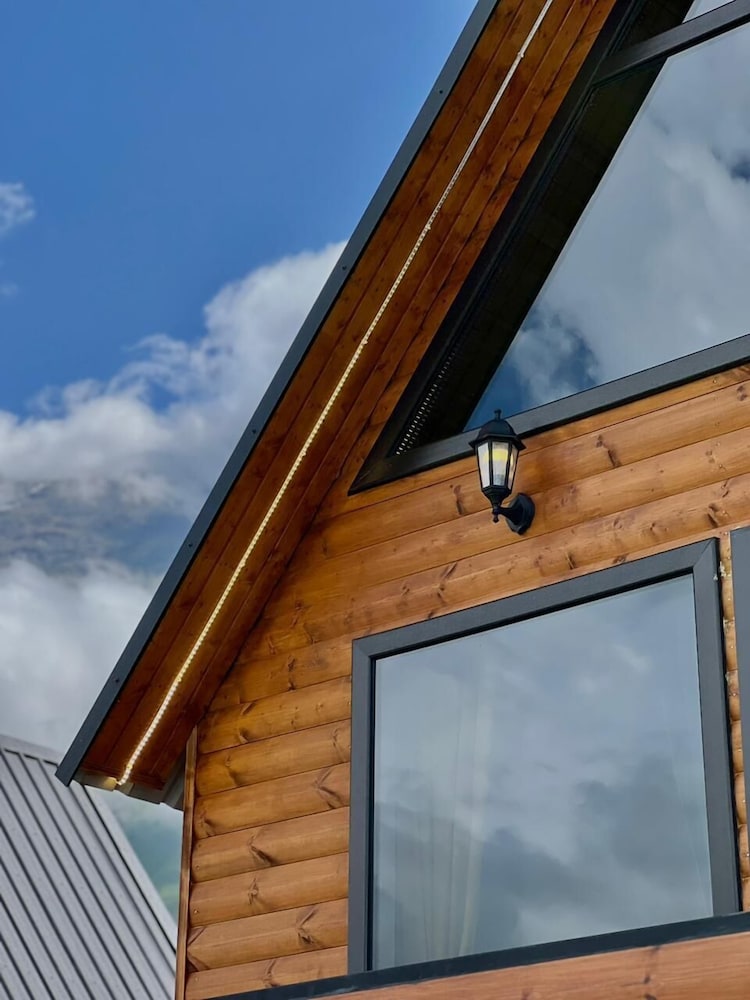 Kazbegi Inn Cottages