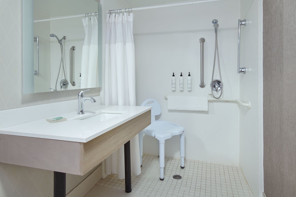 SpringHill Suites Detroit Southfield - Property Image 1
