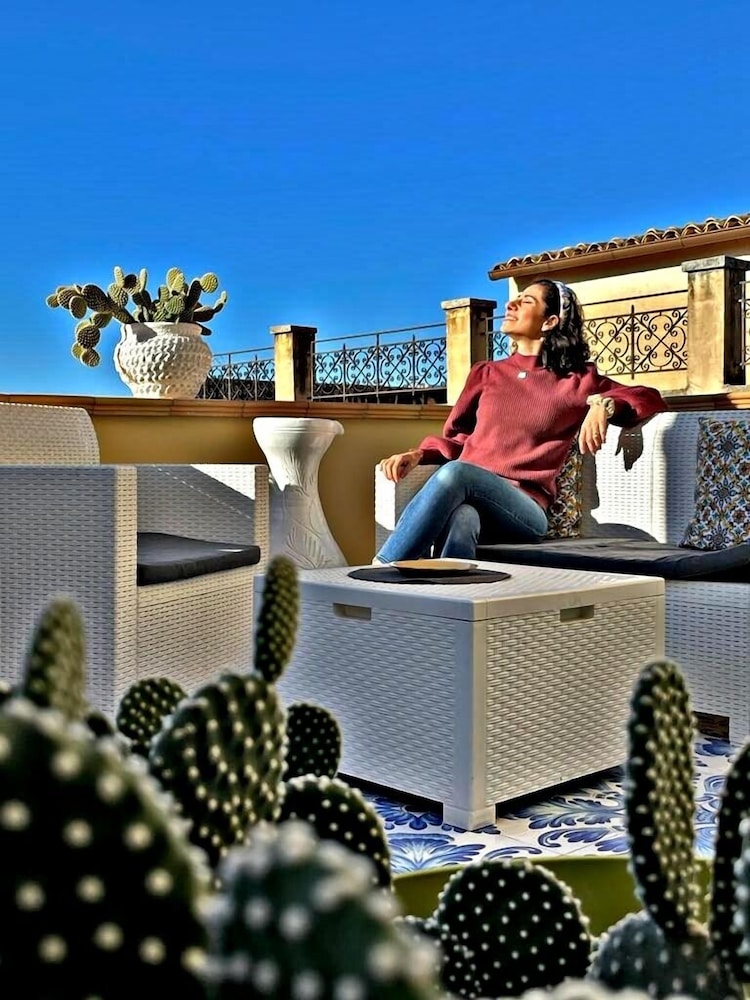 Kéramos Luxury Rooms