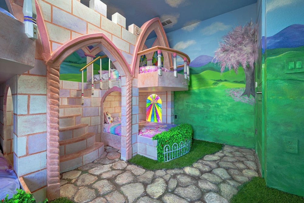 Awesome 8BR Villa Disney Arcade Pool