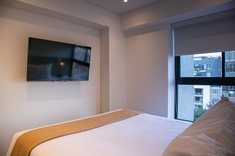 w Amazing 2BR w Balcony in San Isidro
