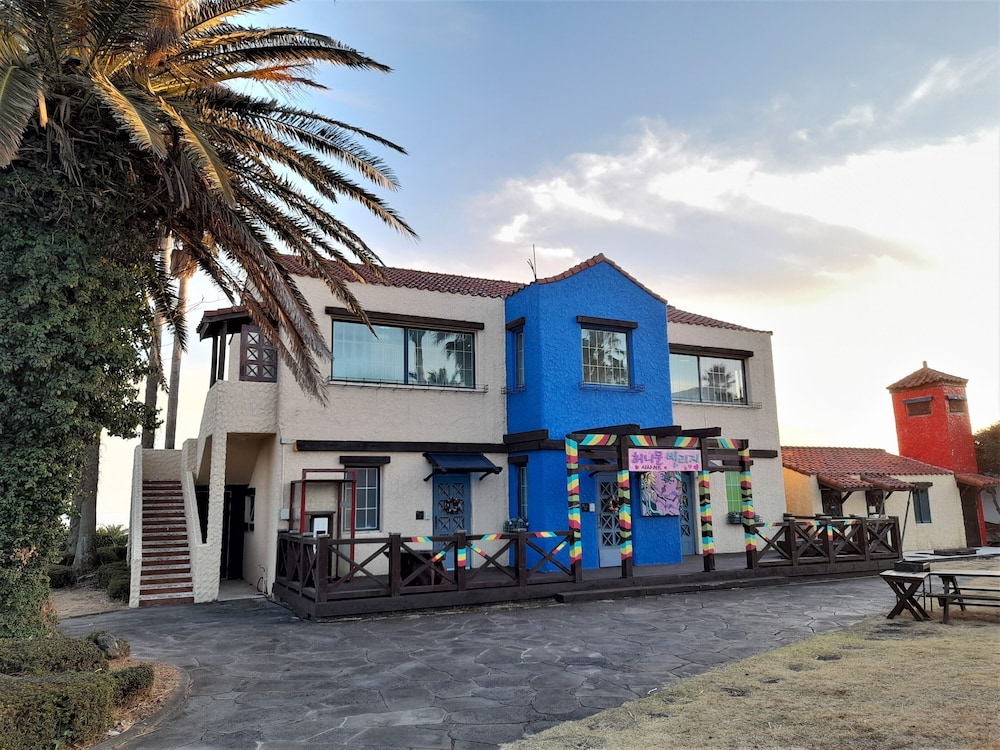 Lime Orange Vill Pension