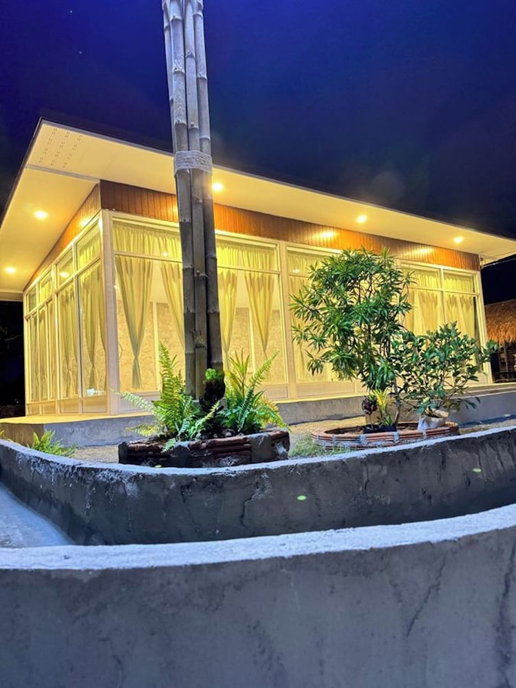 The Forest Hill Cafe & Homestay