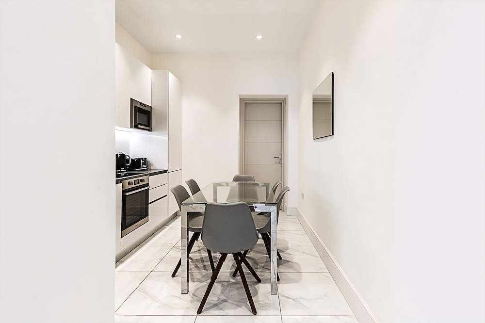 Stylish Two-bed Flat Near Oxford Circus