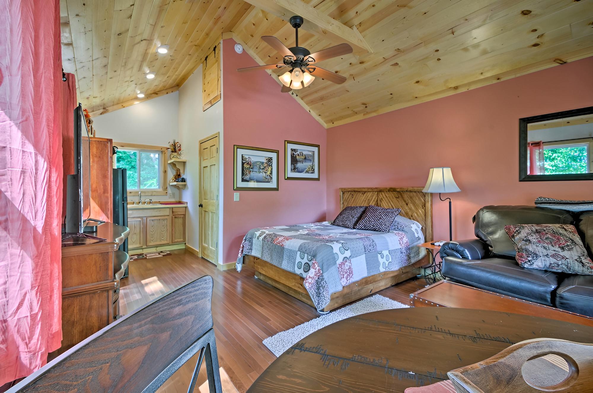 Bryson City Studio w/ Hot Tub - Near Nantahala! view 2