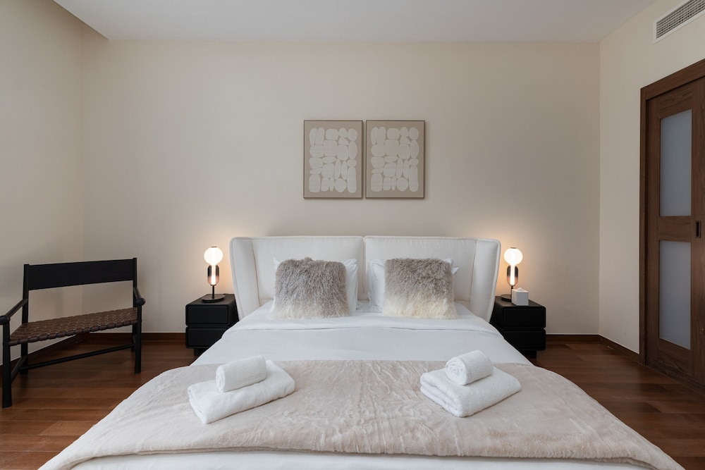 Stunning 3BR at the Palm w Beach Access