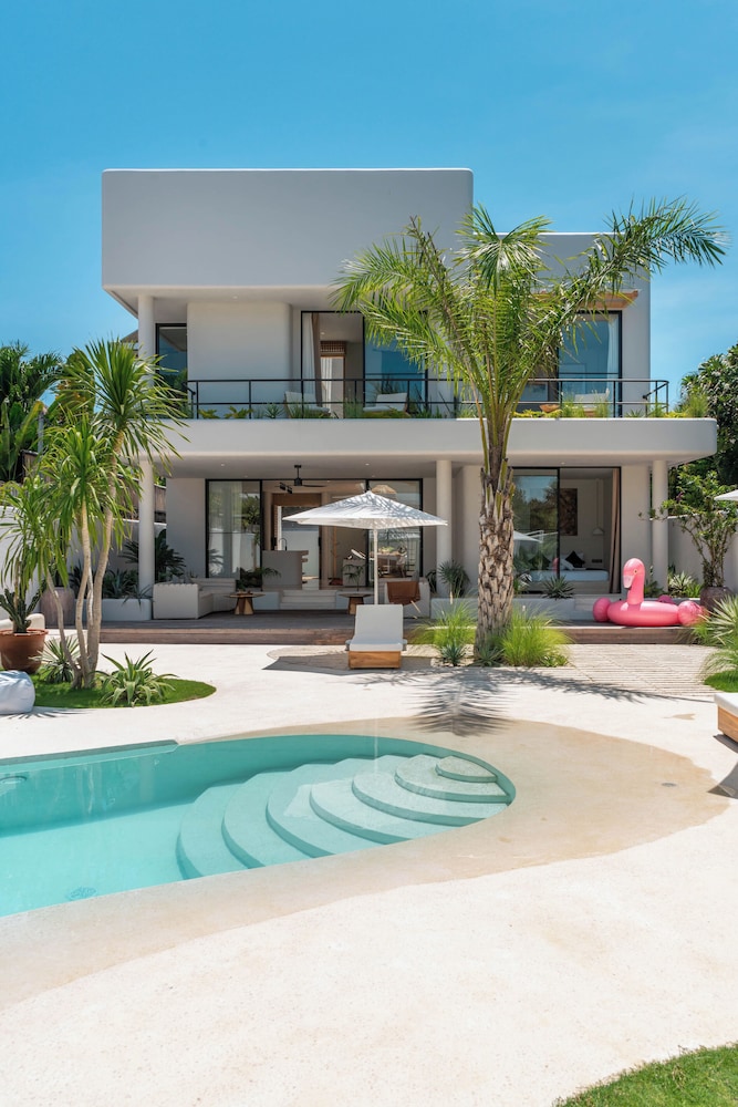 Villa Berawa Breeze view 3