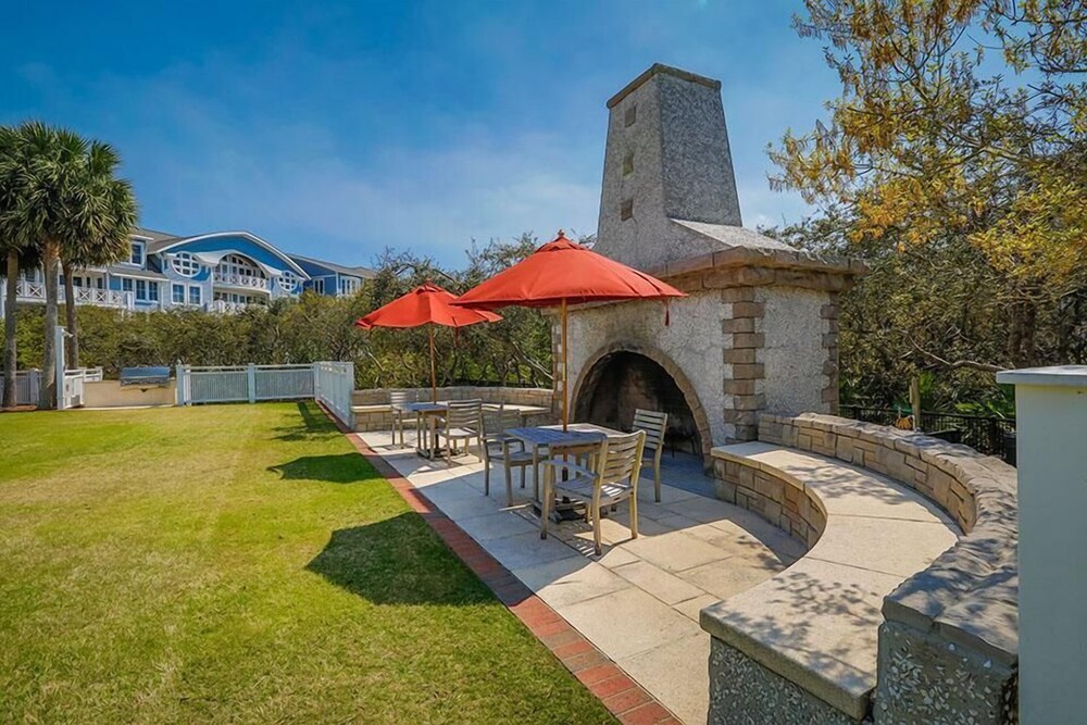 At the Waters Edge 4 Bd Holiday Home by Five Star Properties