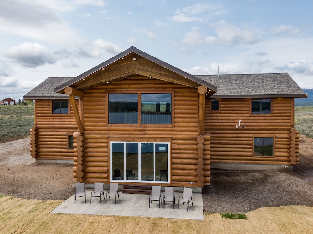 Stone Skipper Lodge