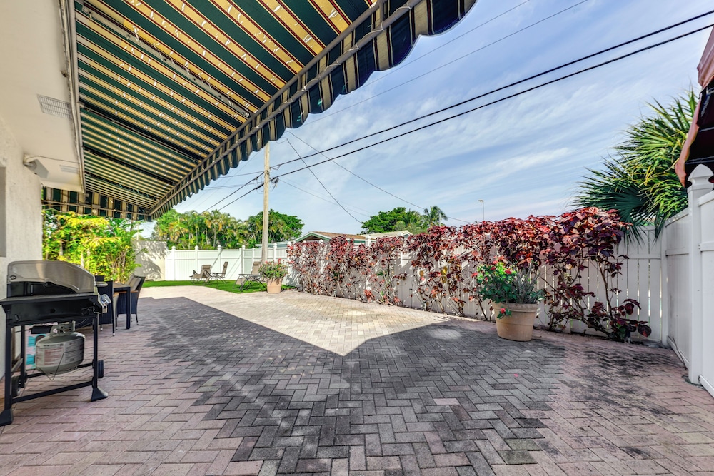 3 Mi to Shore: Couples Getaway in Lighthouse Point