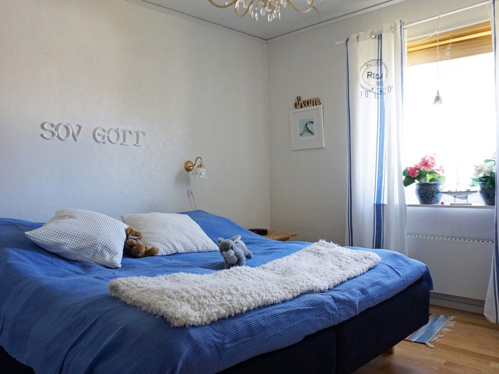 Cozy Family Cottage Near the Sea