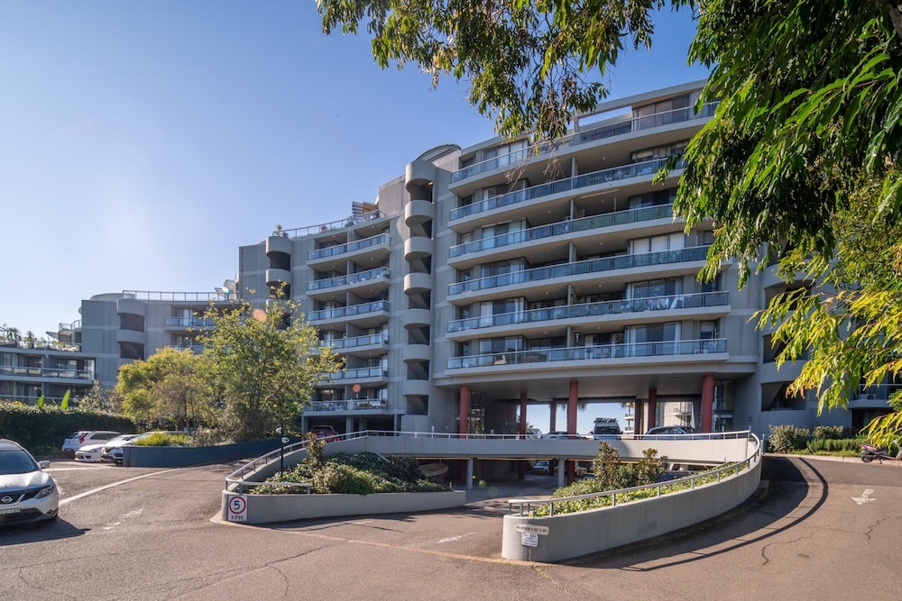 Bright 2-bed Apartment Near Wentworth Point Sights