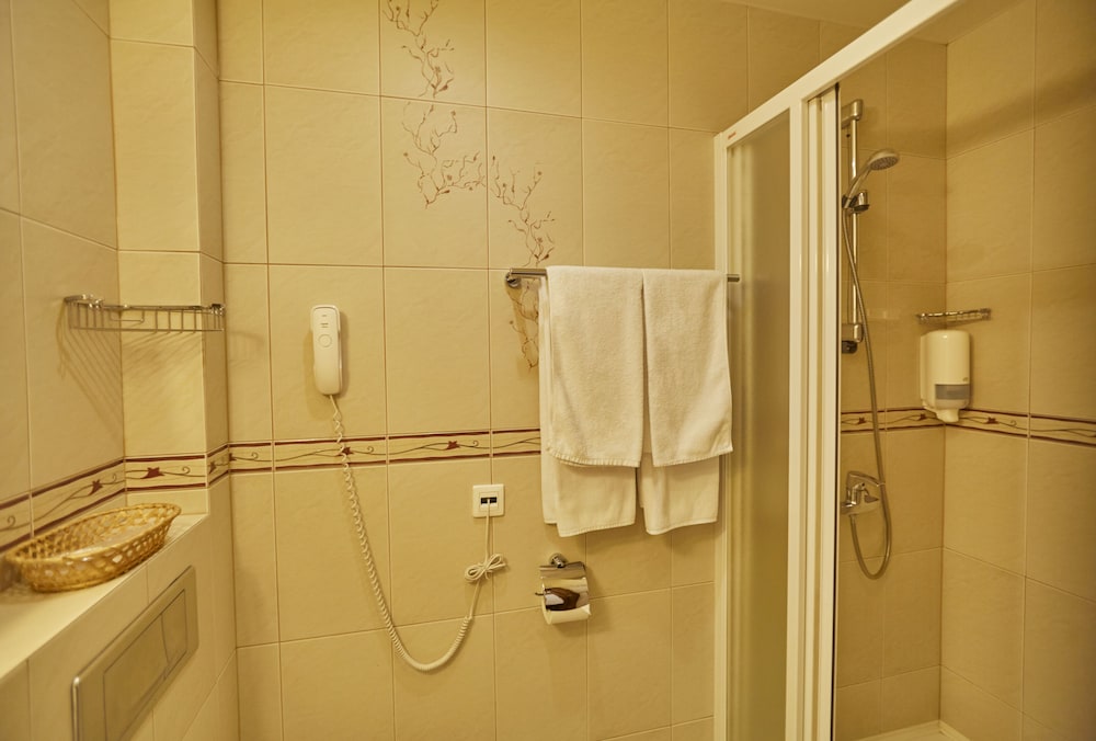 Le Vashoff Hotel