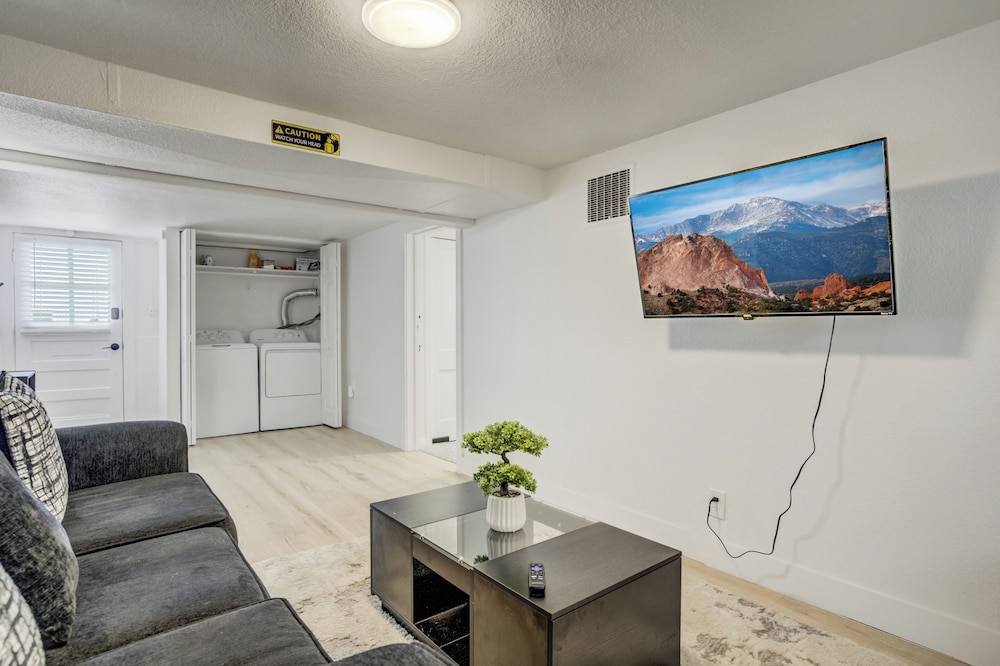 1318 E Pikes Peak