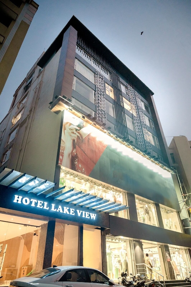 HOTEL LAKE VIEW