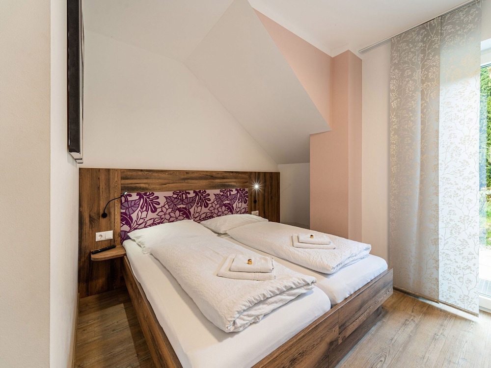 Large Apartment in Sankt Georgen With Balcony