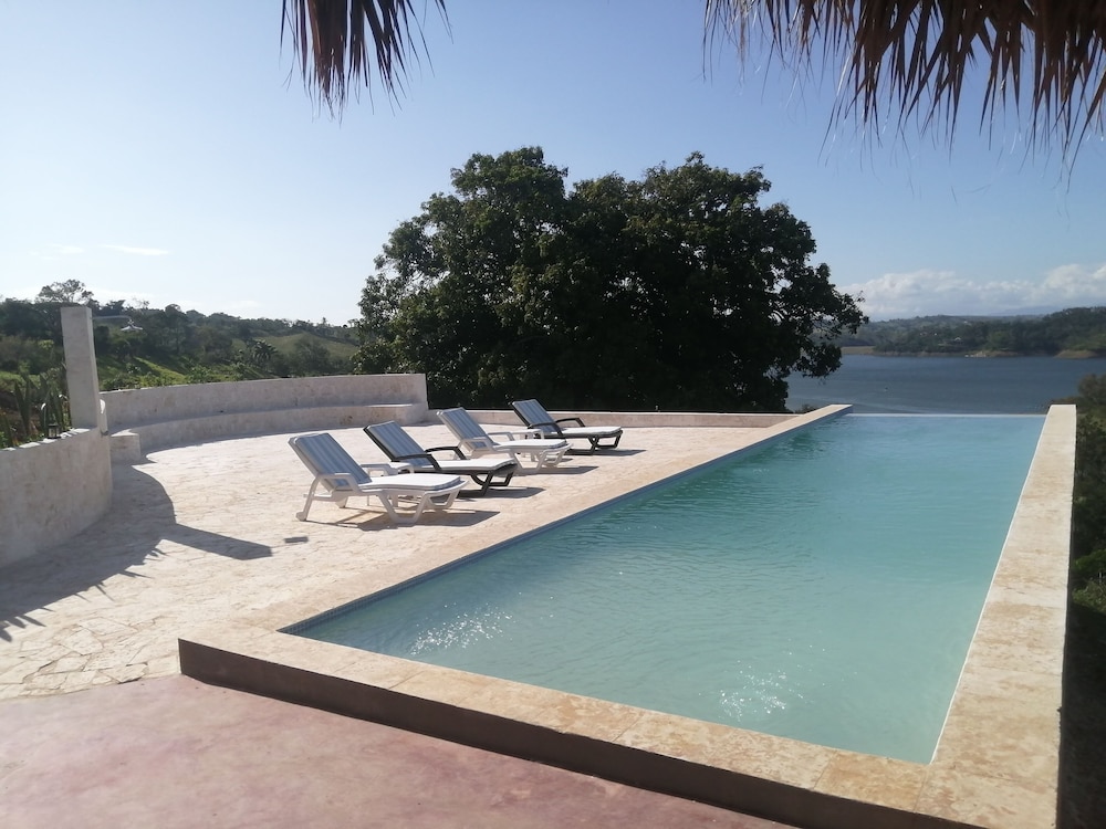Villas del Lago Lake Resort & Campground