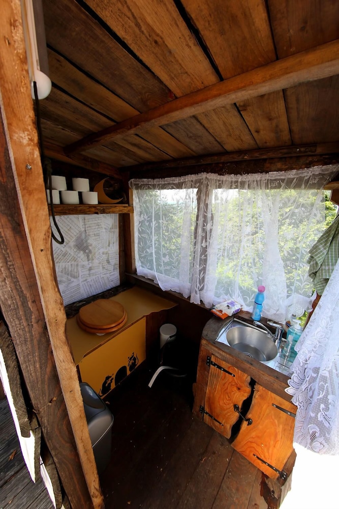 Yurt Luxury & Bathouse, photo 14