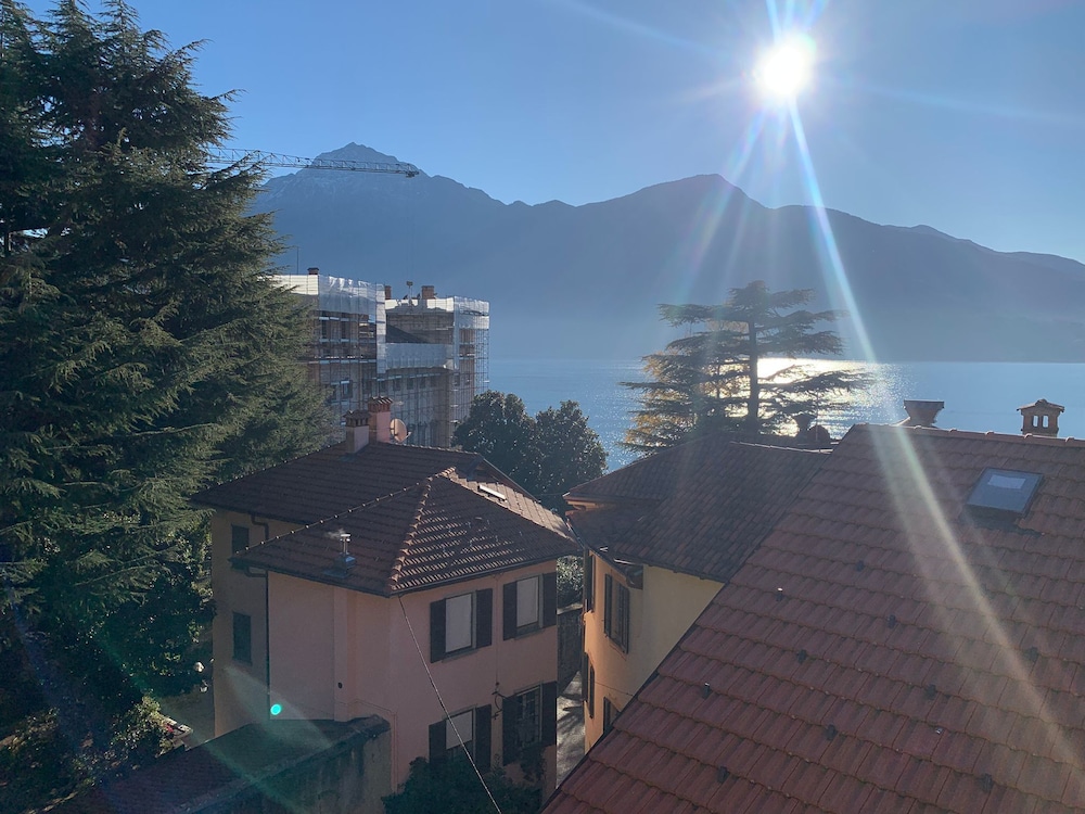 Riflessi Sul Lago