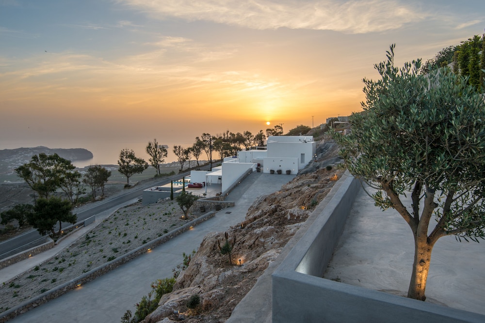 Santorini Heights