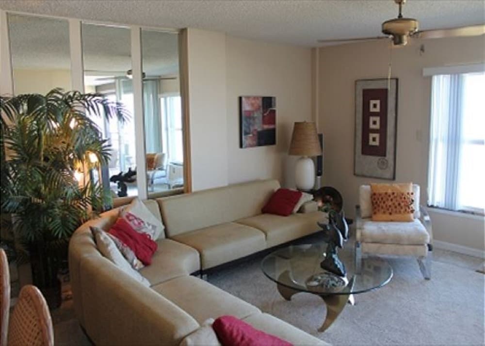 3 Bedroom Oceanfront Luxury Condo - Sand Dollar Iii, 404 view 4