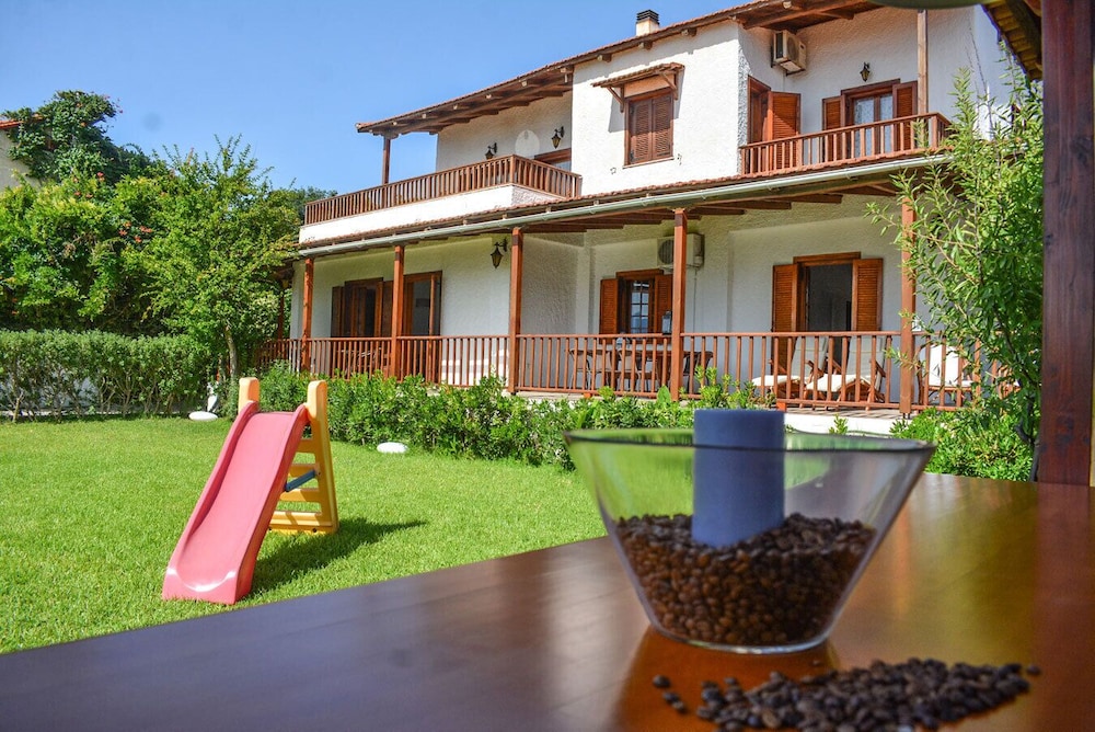 Alekos Beach Houses - Alekos Beach Complex