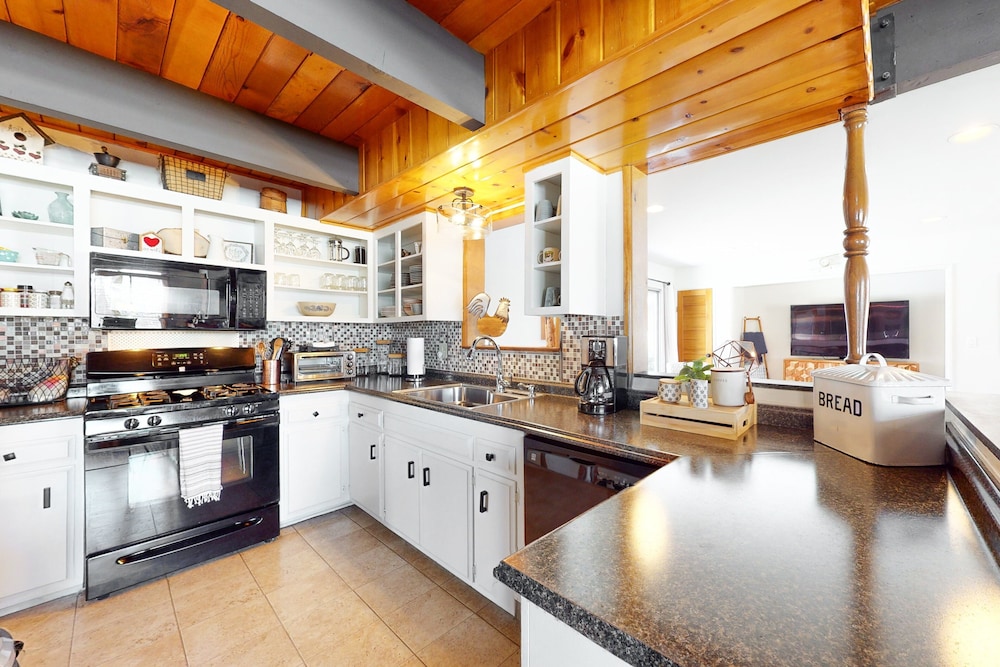Big Bear Bungalow #643