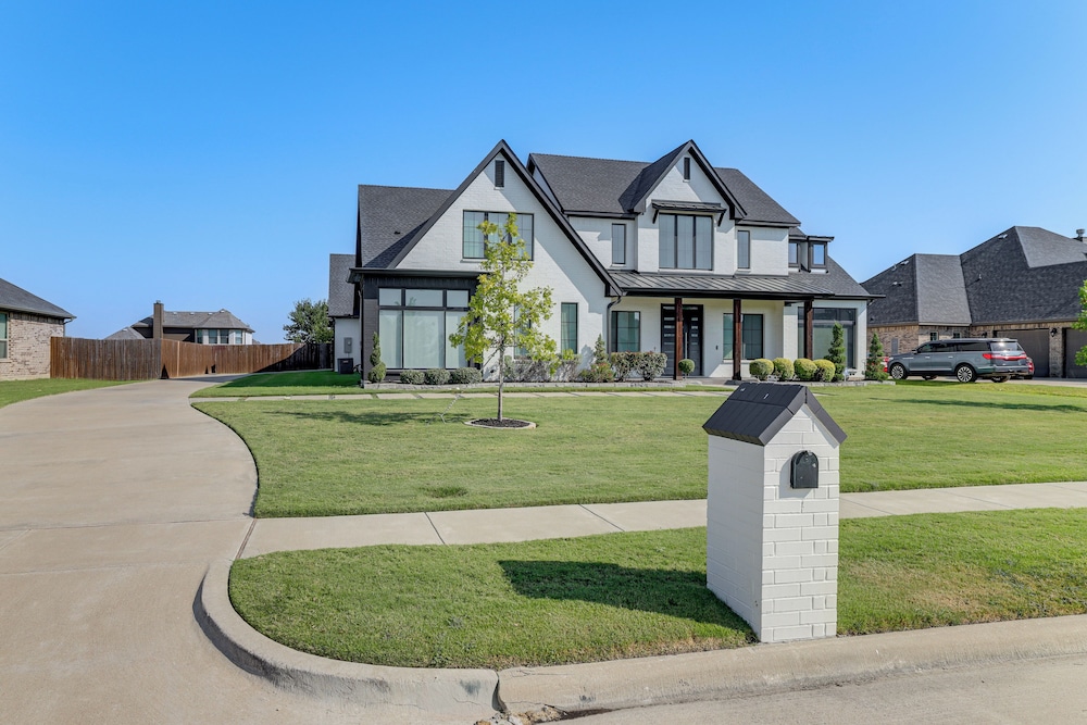 Luxe Retreat w/ Patio & Fenced Yard in Waxahachie!