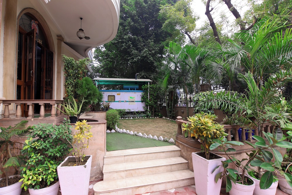 Hotel Ashray Noida