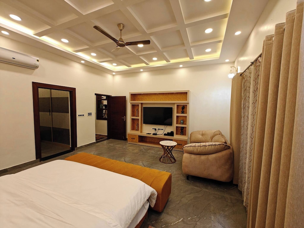 The Paradise - Luxury 3BR Villa Near the Airport in Dehradun