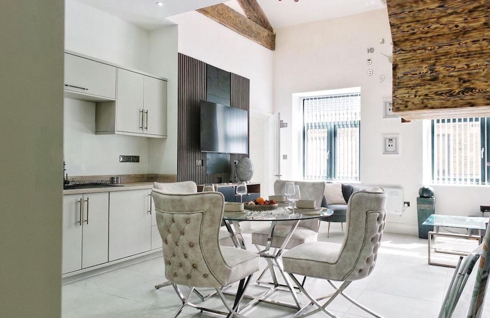 Blissful Bradford Apartment - City Center Gem