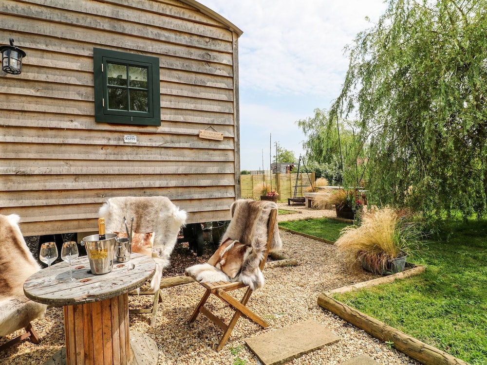 Poppie's Shepherds Hut at Shepherds Lodge