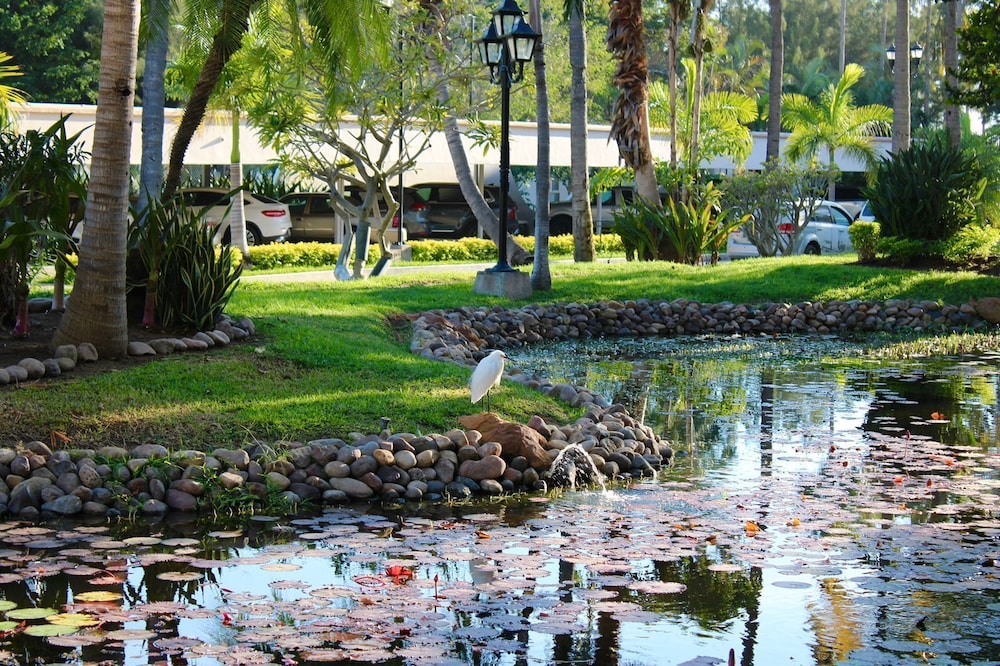 Costa Bonita Apartments