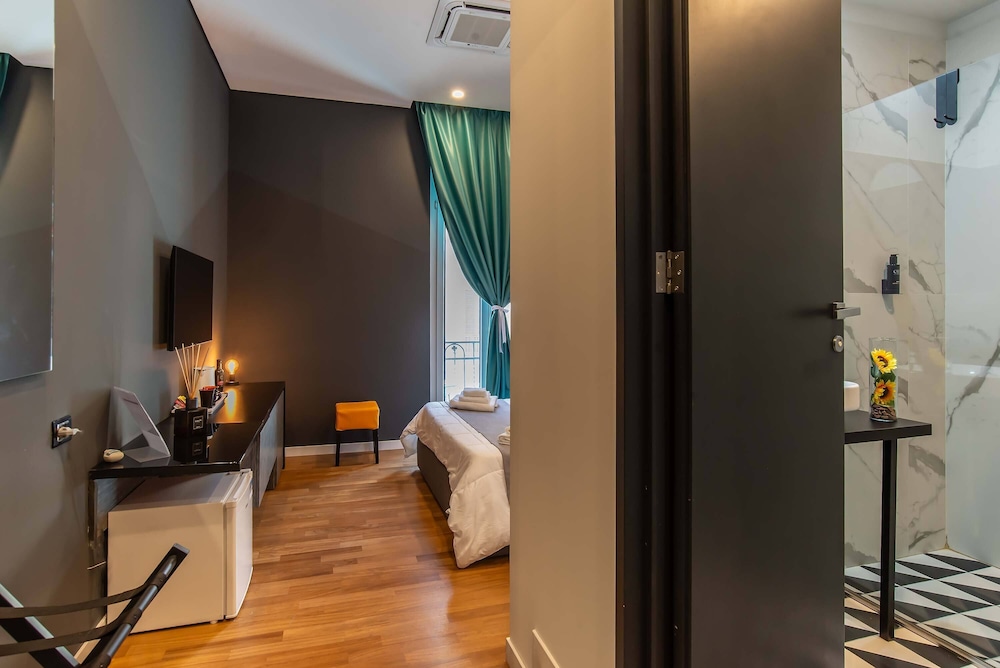 Gram Suites