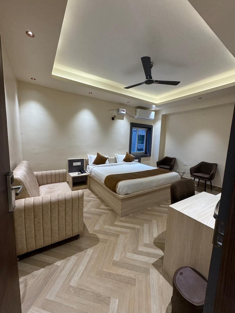 HOTEL JASRAJ INN