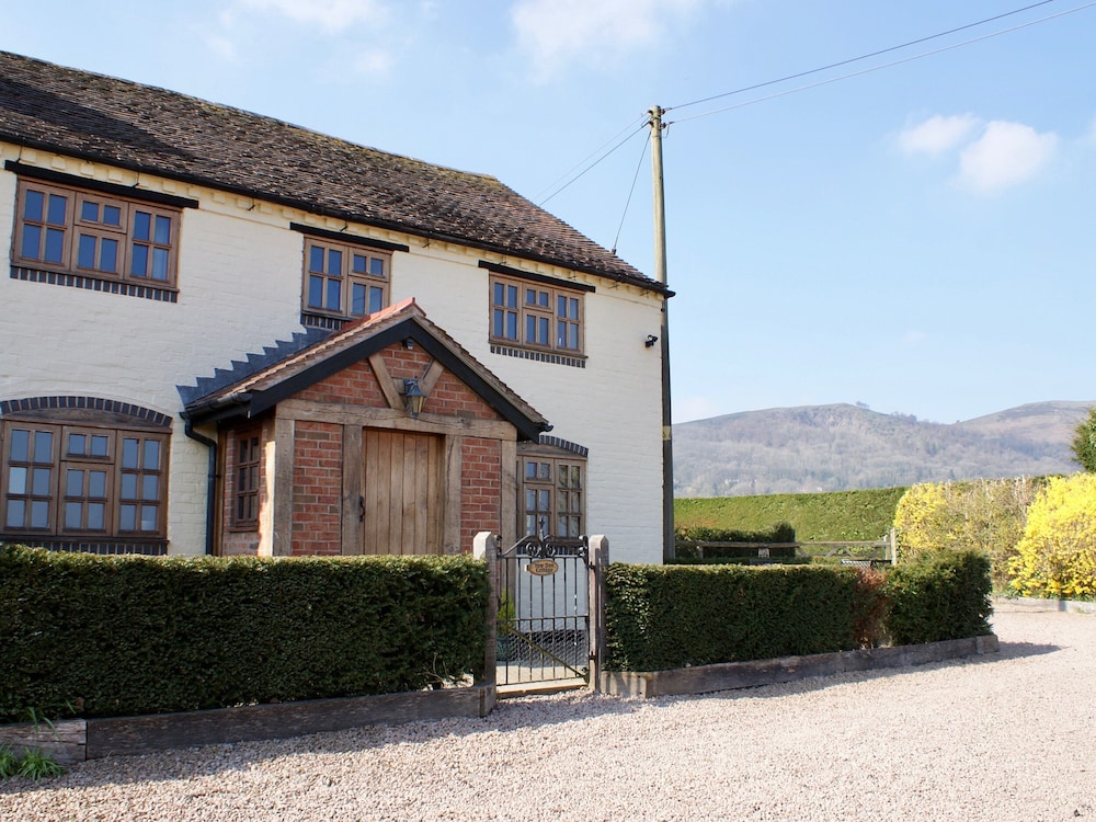 Malvern Vacations - Yew Tree Cottage - Property Image 1