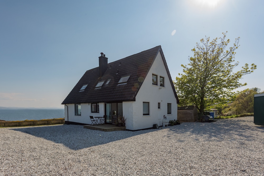 KnoydART Guest House