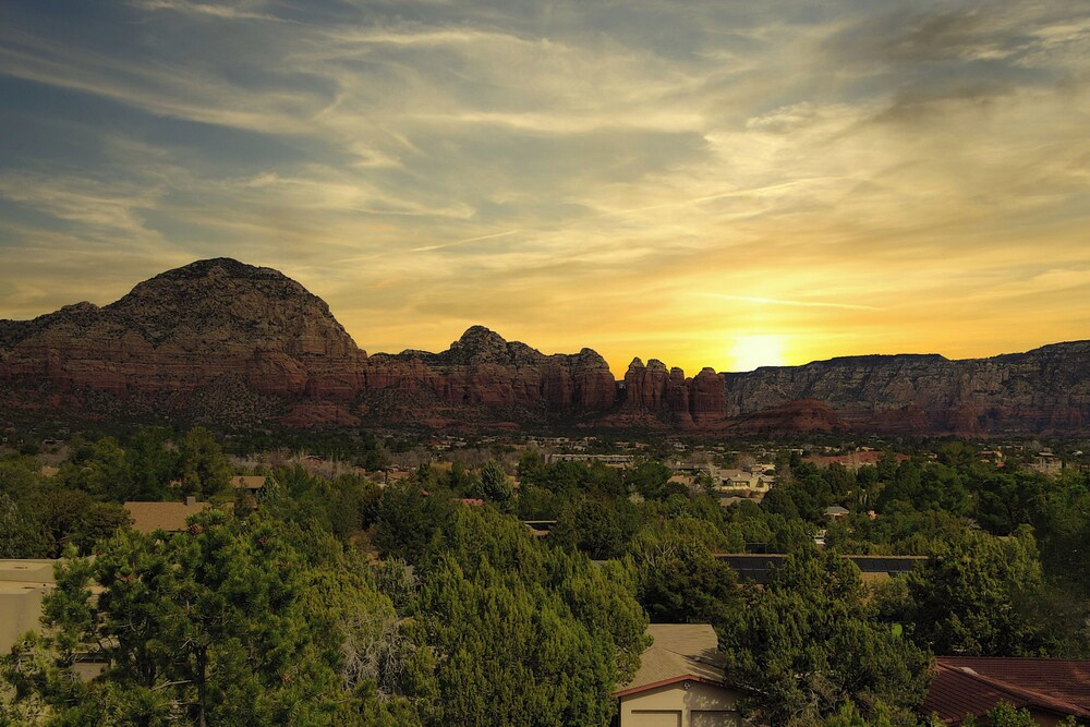 Group Getaway w/ Outdoor Oasis in Sedona!